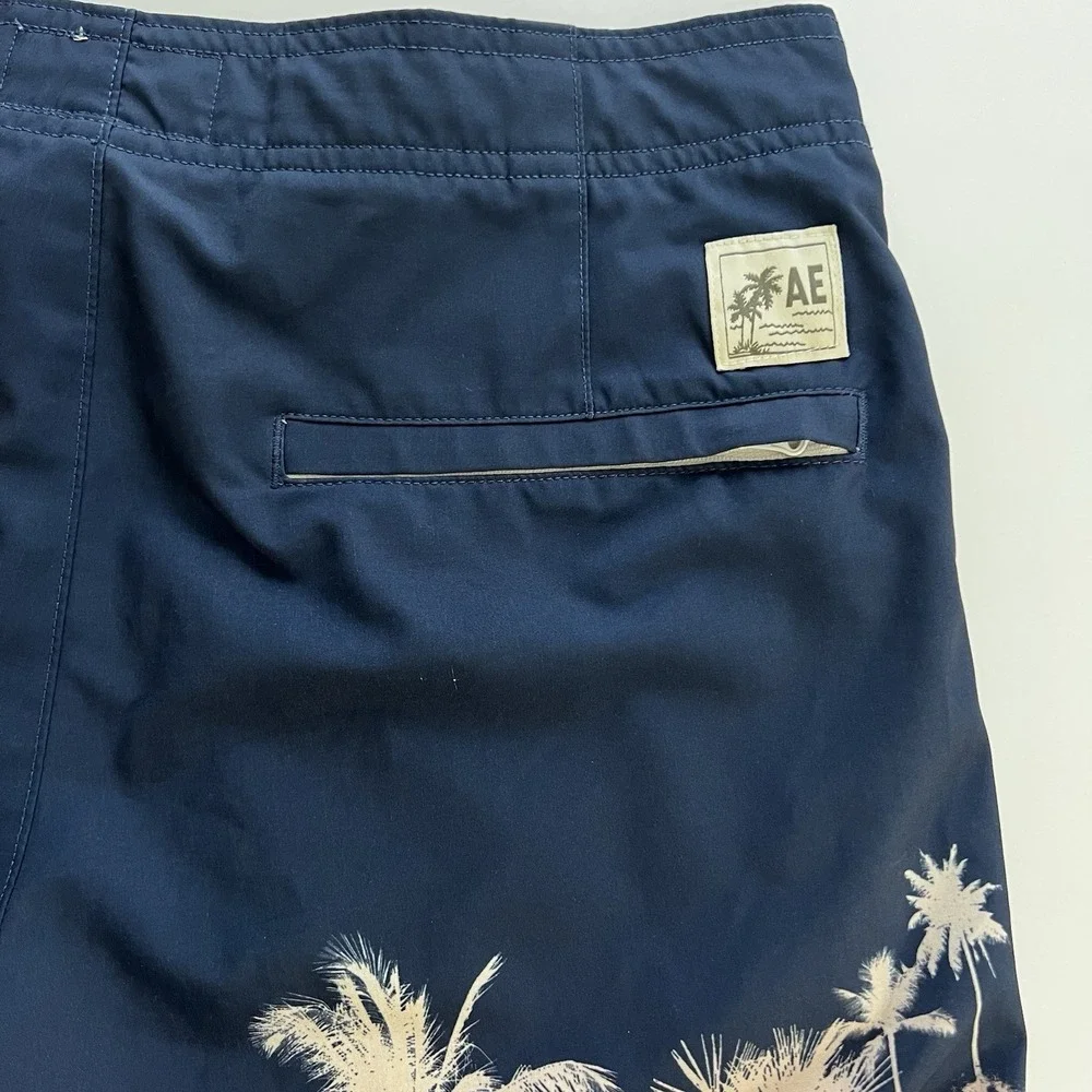 American Eagle Outfitters Men's Medium Board Shorts Tropical Palm Trees Sunset